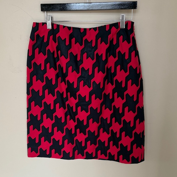 Carlisle Stylish Red and Black Houndstooth Skirt